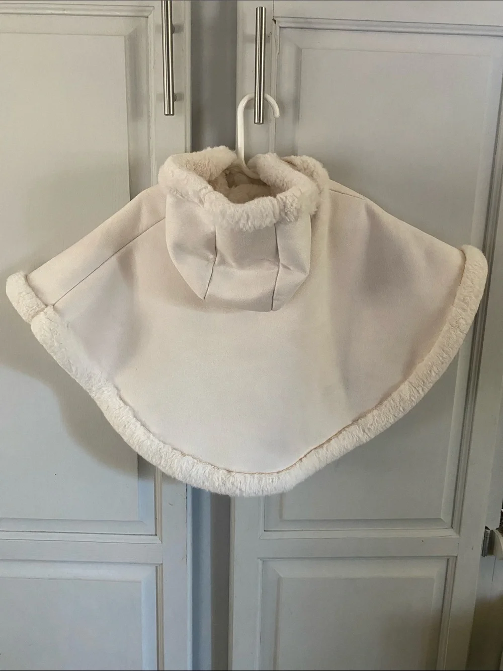 Faux fur Janie and Jack white hooded poncho / cape